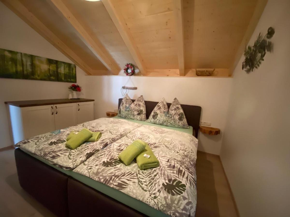 Apartments Edelweiss & Enzian - Gaestehaus Zum Fuchs Hermagor-Pressegger See Exteriör bild